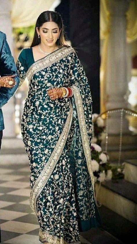 Saree Styles Modern, Latest Saree Designs, Modern Sarees, Engagement Saree, Reception Saree, Saree Ideas, Saree Wearing Styles, Indian Bride Outfits, Latest Saree