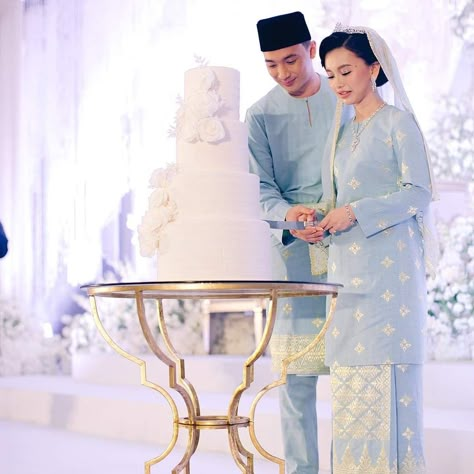 Wedding Dress Songket, Songket Wedding Dress, Wedding Songket, Songket Kurung, Songket Wedding, Wedding Dinner Dress, Malay Wedding Dress, Baby Blue Weddings, Baju Kahwin