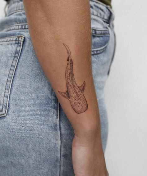 Shark Tattoo Ideas, Whale Shark Tattoo, Hai Tattoo, Marine Tattoo, Whale Tattoos, Shark Tattoo, Ocean Tattoos, Shark Tattoos, Discreet Tattoos