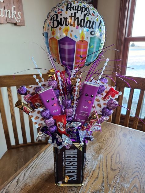 Candy Bouquet For Kids, Candy Bouquet Ideas, Birthday Candy Bouquet, Candy Bar Bouquet, Card Bouquet, 13th Birthday Ideas, Gift Card Bouquet, Candy Business, Man Bouquet