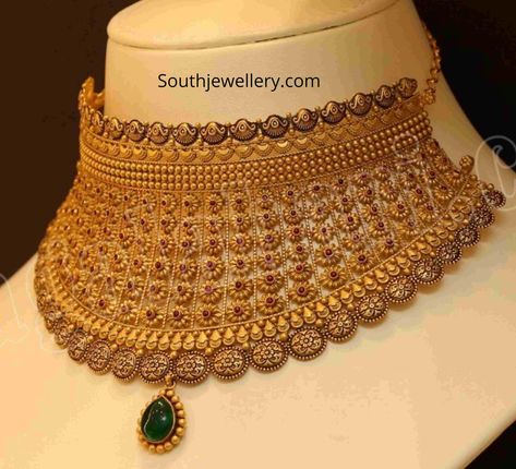 Dubai Gold Jewelry, Unique Gold Jewelry Designs, Bridal Necklace Designs, Gold Jewels Design, Choker Necklace Designs, Indian Bridal Jewelry Sets, Fancy Jewelry Necklace, Choker Designs, Bridal Jewellery Design