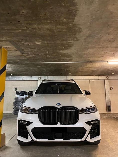 Bmw X7 Aesthetic, Бмв X7, Luxury Car Photos, Carros Bmw, M Power, Dream Cars Bmw, Мотоциклы Cafe Racers, Luxury Garage, Bmw M Power