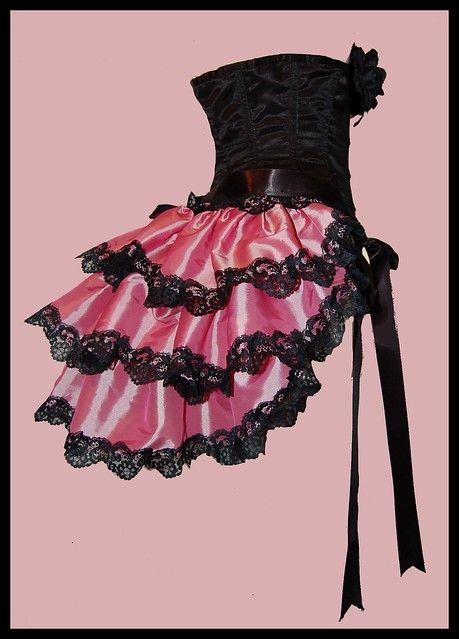 헬로키티 배경화면, Bustle Skirt, Burlesque Costume, Catty Noir, Character Outfits, Lolita Fashion, Pink And Black, Cute Fashion, Look Fashion