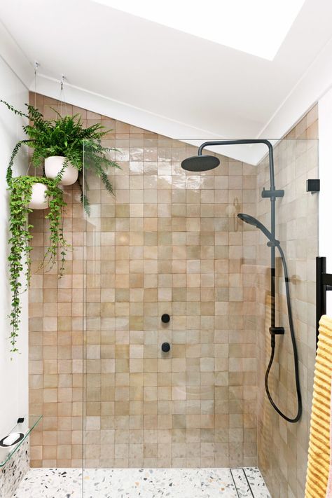 Bad Inspiration, Zellige Tile, Moroccan Tiles, My Bathroom, 아파트 인테리어, Moroccan Tile, Bathroom Renos, Walk In Shower, Bathroom Renovations