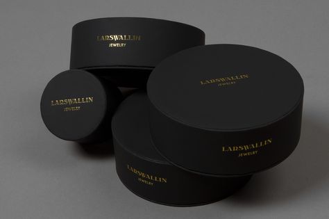 Jewelry Box Design, Luxury Packaging Design, Swedish Fashion, Cool Packaging, Pack Design, Graphic Design Packaging, Box Paper, Packing Design, Round Box