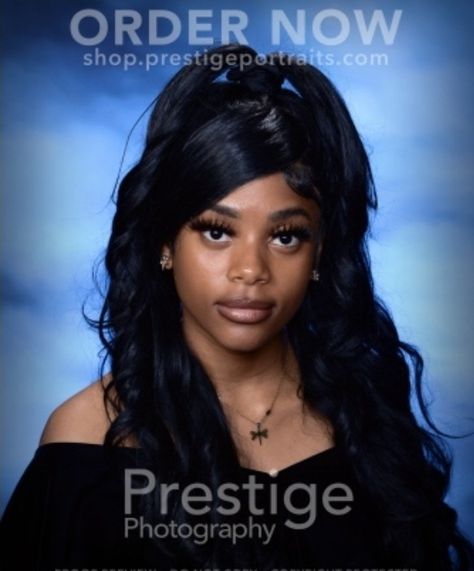 Black Yearbook Pictures, Yearbook Pictures Black Women, Senior Portrait Black Women, Senior Portrait Ideas Black Women, Graduation Yearbook Pictures, Senior Portraits Yearbook Makeup, Senior Yearbook Pictures, Senior Portraits Yearbook, Senior Pictures Yearbook