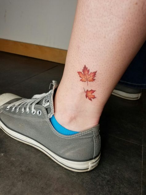 Falling leaves! Leaves Falling Tattoo, Falling Leaves Tattoo, Tattoo Amigas, Maple Leaf Tattoos, Epic Tattoos, Fall Leaves Tattoo, Fall Tattoo, Simple Tree Tattoo, Mini Tats