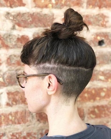 Rustic 360 Undercut  Hair By @crystal_the_cosmetologist 💇🏻‍♀️ #BuzzCutFeed #360Undercut  #Undercut #Undercuts #Hair #ShavedNape #NapeShave… 360 Undercut, Badass Haircut, Undercut Ideas, Side Quiff, Long Undercut, Side Cut Hairstyles, Undercut Hair, Undercut Hairstyles Women, Undercut Long Hair