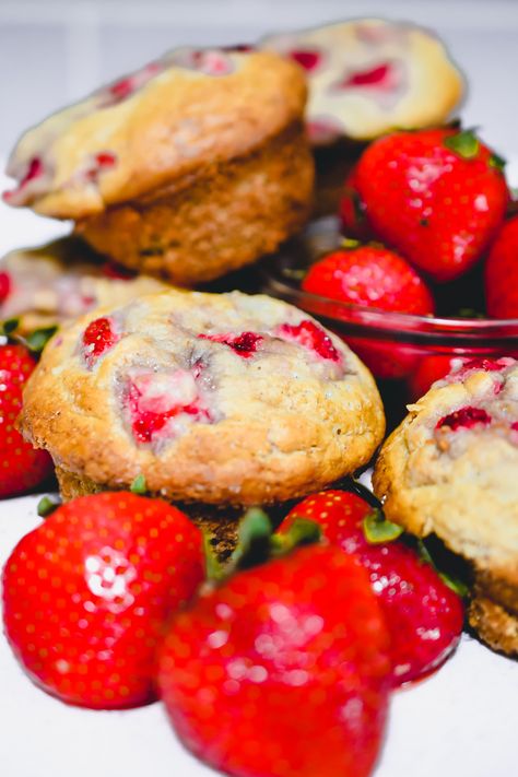 Healthy Gluten and Sugar Free Strawberry Muffins Gluten Free Strawberry Muffins, Fresh Strawberry Muffins, Strawberry Muffins, Muffin Batter, Banana Milk, Easy Strawberry, Unsweetened Almond Milk, Backyard Bbq, Healthy Treats