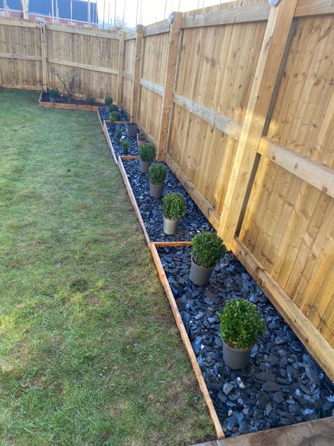 With Blue Slate 40mm Chippings Slate Garden, Diy Designs, Back Garden, Raised Garden, Raised Garden Beds, Dream Home Design, Garden Planning, Driveway, Flower Beds