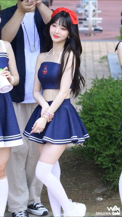 Mini fan meeting promotion for flip that #loonatheworld #loona #yeojin #flipthat #flip #kpop #cuteFancam #cute #idol #fancam cute fancam #stream #picture Loona Yeojin Flip That, Flip That Loona Outfit, Yeojin Flip That, Loona Flip That, Kpop Idols Photos, Yeojin Cute, Outfit Ideas Kpop, Idol Fancam, Preformance Outfits