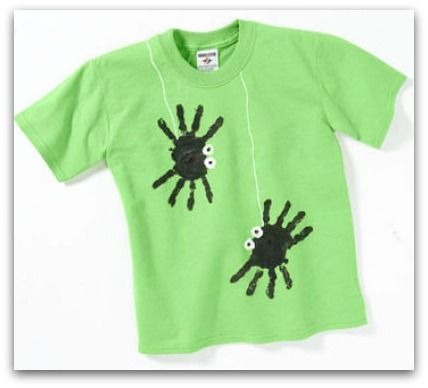 DIY Halloween costumes for the Whole Family - The Kennedy Adventures! Diy Halloween Shirts, Black Fabric Paint, Spider Shirt, Hallowen Costume, Halloween Preschool, Tshirt Crafts, Baby Halloween Costumes, Diy Halloween Costumes, Baby Costumes