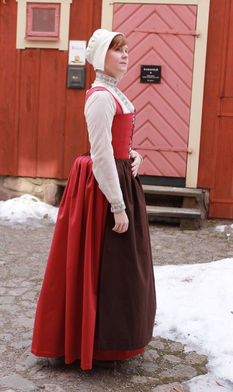 Tudor Period Gown with Removable Sleeves designed by Jessica Brandon Tudor Era Fashion, Tudor Kirtle, Peasant Fashion, Peasant Clothing, 16th Century Clothing, Elizabethan Costume, 16th Century Fashion, Tudor Period, Tudor Fashion