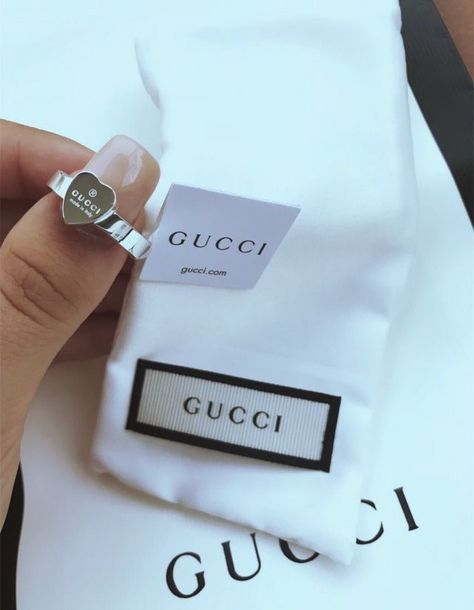 Gucci Rings, Dope Jewelry, Girly Jewelry, Jewelry Inspo, Pretty Jewellery, Coco Chanel, Piercing Jewelry, Cute Jewelry, Accessories Jewelry