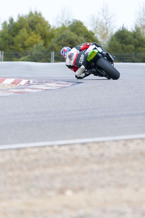 Motorcycle Track day in Alcarrás by RawDesign Track Day Motorcycle, Flat Track Motorcycle, Motorcycle Photography, Track, Sport Shoes, Toy Car