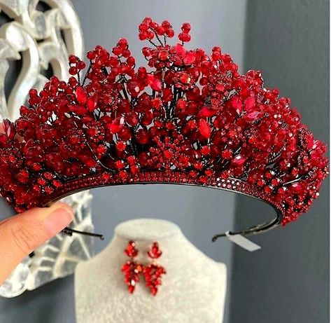 Red crown Princess Tiaras, Wedding Makeup For Brunettes, Crystal Crown Tiaras, Goddess Crown, Accessories Crystal, Diy Crown, Pretty Jewelry Necklaces, Beautiful Tiaras, Red Crown