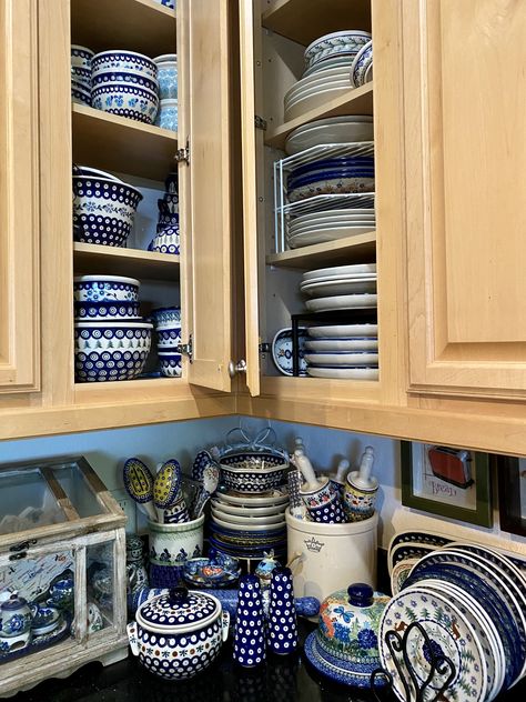 Polish Pottery Kitchen, Polish Pottery Boleslawiec, Pottery Kitchen, Kitchen Wares, Polish Stoneware, Mediterranean Decor, Dope Makeup, Polish Pottery, Brown And Grey