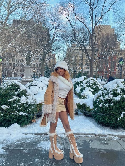 ig: @paris.aaliyaah Outfits With Demonia Boots, Demonia Boots Outfit, Demonia Outfit, Ugg Telfar, Outfits With Leg Warmers, Platform Boots Outfit, Winter Fashion Outfits Casual, Gyaru Fashion, Cold Outfits