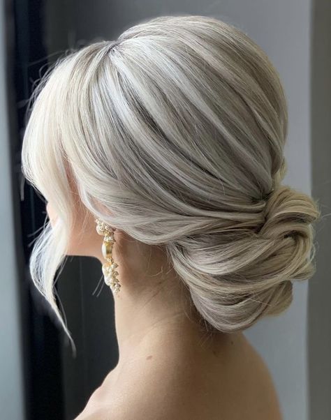 Simple bridal Updo wedding hair classic chignon Wedding Hair Designs, Bridal Low Bun, Hair Design For Wedding, Bridal Hair Tutorial, Bride Updo, Wedding Hair Half, Mother Of The Bride Hair, Hair Up Or Down, Online Academy