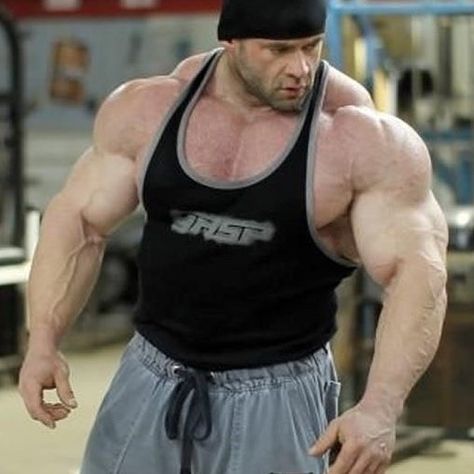 Mr Olympia Bodybuilding, Olympia Bodybuilding, Male Figure Reference, Beast Of Burden, Muscular Male, Mr Olympia, Gym Shirt, Big Muscles, Heavy Lifting