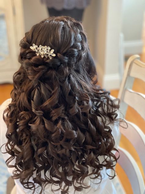 First Communion Hairstyles Curly Hair, Curly Hair Bridal Hairstyles, Hair Inspiration Long, Curly Wedding Hair, Hoco Hairstyles, Goddess Hairstyles, Curly Girl Hairstyles, Low Ponytail, Sleek Ponytail