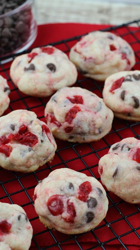 Cherry Garcia, Cherry Cookies, Chocolate Cookie Recipes, Easy Cookie Recipes, Cookies Recipes Christmas, Easy Cookies, Cookies Recipes Chocolate Chip, Cookie Desserts, Yummy Cookies