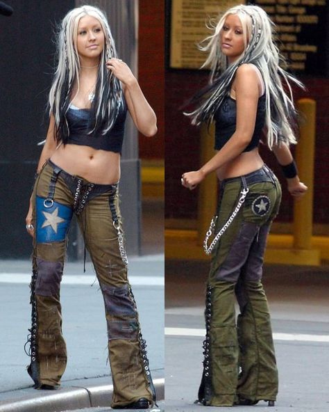 christina aguilera on Instagram: “stripped era candids ✨ . . . . . . #xtina #christinaaguilera #fashion #style #00s #y2k #y2kstyle #y2kaesthetics #00sfashion” 2000s Christina Aguilera, Fall Outfits With Jeans, Christina Aguilera 2000s, 00s Mode, 2000s Outfit, 00s Fashion, Early 2000s Fashion, Fall Jeans, Fantasias Halloween