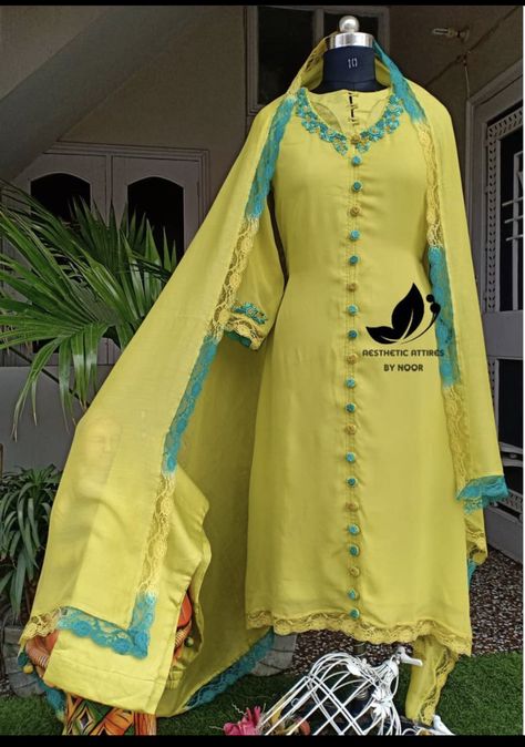 Hand Painted Kurti Designs Latest, Summer Suits Women Indian Cotton, Plane Suit Designs With Lace, Lass Design Suit, Cotton Lace Design On Suits, Ladies Suit Design, Patiala Suit Designs, Punjabi Suits Designer Boutique, Lace Suit