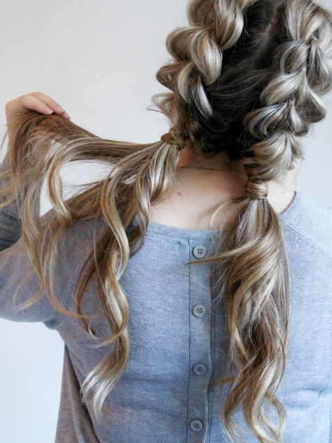 Oversized Pigtails Pull Through Braid Pigtails, Curly Hair White Girl, Braid Pigtails, Matrix Hairstyle, Cool Easy Hairstyles, Braid Hairstyle Ideas, Toddler Hair Styles, Prom Hair Styles, Hairstyles Simple