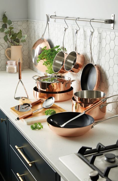 Copper Kitchen Appliances, Copper Kitchen Backsplash, Clean Copper, Kitchen Appliance Set, Royal Kitchen, Crockery Design, Copper Kitchen Utensils, How To Clean Copper, Copper Utensils