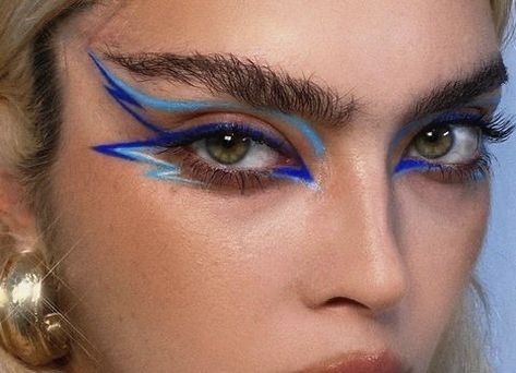 Bold Graphic Liner, Colorful Graphic Eyeliner, Colorful Graphic Liner, Eyeliner Quotes, Eyeliner Art, Vegas Makeup, Funky Makeup, Under Eye Makeup, Learn Makeup