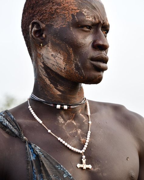 Faie davis on Instagram: “A NOT SO  GHOSTLY MENDARI.The South Sudanese Mendari are often described as “ghostly” due to the grey/white ash which is usually visible…” South Sudanese, White Ash, The Grey, African Art, The South, Instagram A, Grey And White, Ash, Grey