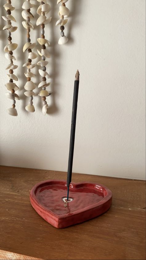 #clay #incence #indie #incenselover #hippiestyle #aesthetic #hippie Clay Insence Holder Ideas, Insence Aesthetic, Incense Holder Aesthetic, Incense Aesthetic, Sculpt Ideas, Heart Clay, Indie Aesthetic, Clay Sculpture, Incense Holder