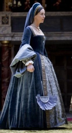 Tudor Costume — Anne Boleyn’s Blue Gown. (Anne Boleyn at... Tudor Gown, Elizabethan Fashion, 16th Century Fashion, Tudor Period, Tudor Dress, Tudor Fashion, Tudor Costumes, Period Dress, Medieval Costume