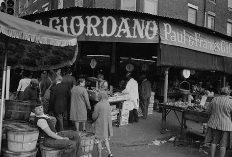 Philadelphia in 1971 Through Amazing Black and White Photos ~ Vintage Everyday Coffee In Paris, Blue Bottle Coffee, Best Coffee Shop, T Magazine, Paris Shopping, I Love Paris, City Scene, Blue Bottle, Vintage Paris