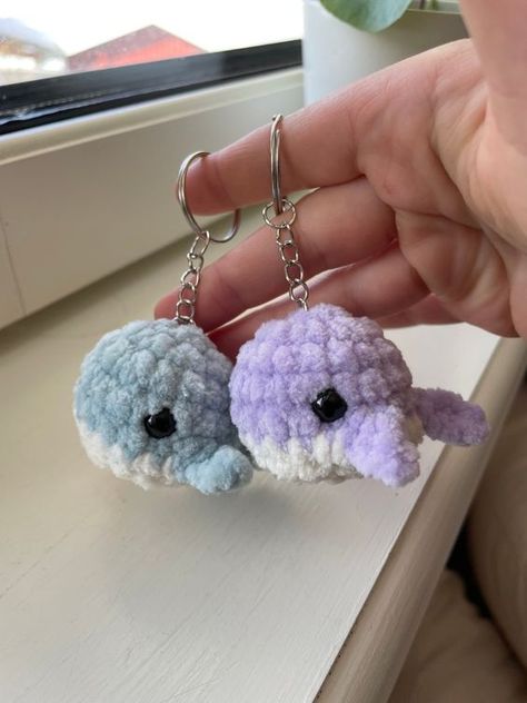 Crochet Best Friend Keychain, Crochet Gift For Best Friend, Good Christmas Gifts For Friends, Cute Amigurumi Keychain, Crochet Gifts For Guys, Crochet Gifts For Friends, Cute Crochet Keychains, Crochet Key Chains, Crochet Amigurumi Keychain