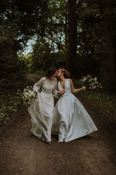 Woman And Woman Wedding, Two Brides Wedding Ideas, Two Brides Photoshoot, Two Brides Are Better Than One, Cottage Core Lesbian Wedding, Aesthetic Lesbian Wedding, Two Women Wedding, Queer Wedding Photos, Lesbian Wedding Photo Ideas