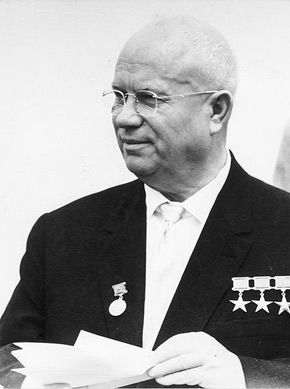 Khrushchev denounced Stalin, the cult of personality he had fostered and the crimes he had perpetrated, including the execution, torture and imprisonment of loyal party members on false charges. He blamed Stalin for foreign policy errors, for the failings of Soviet agriculture, for ordering mass terror and for mistakes that had led to appalling loss of life in the Second World War and the German occupation of huge areas of Soviet territory. 1956 Cuban Missile Crisis, Joseph Stalin, Cult Of Personality, Historia Universal, Russian History, Historical People, The Soviet Union, Historical Events, Soviet Union