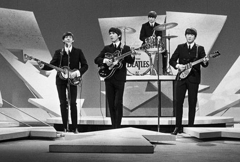 Watched them on Ed Sullivan and thought they were so cool! My parents thought their hair was way too long! Beatles Ed Sullivan, Harry Benson, Beatles One, Ed Sullivan Show, Ed Sullivan, Muhammed Ali, Beatles Photos, The Ed Sullivan Show, John Lennon Beatles