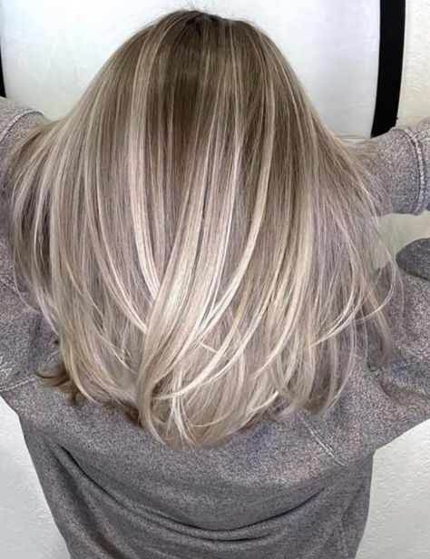 Best Hair Color, Hair Indian, Blending Gray Hair, Ash Blonde Hair, Caramel Highlights, Blonde Hair Looks, Blonde Hair With Highlights, Hair Color Highlights, Brown Blonde Hair