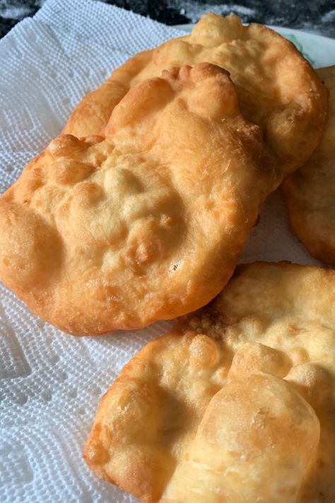 Easy Recipe for Fry Bread Easy Fry Bread Recipe, Native American Fry Bread, Fry Bread Recipe, Bannock Bread, Fried Bread Recipe, Sweet Fries, Chickpea Curry Recipe, Native American Food, Homemade Fries