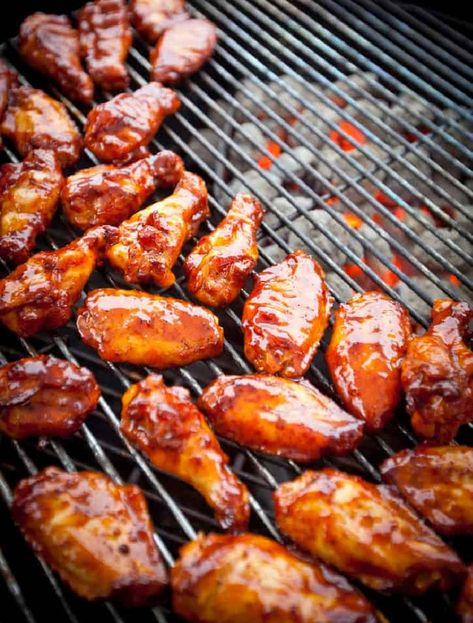 Wings Recipe Grilled, How To Grill Chicken, Grilled Chicken Wings Recipe, Chicken Wing Marinade, Honey Bbq Wings, Bbq Sauce Homemade Easy, Homemade Bbq Sauce Recipe, Wing Sauce Recipes, Frozen Chicken Wings