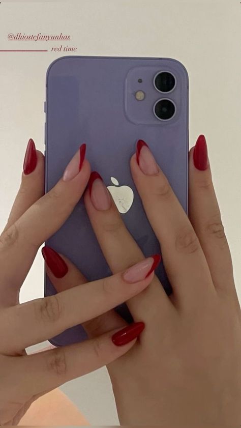 Red Natural Nails Design, Red Gel X Nails Almond, Red Round Acrylic Nails, Red Oval Nails With Design, Red Nails Ideas Almond, Minimalist Nails Red, Easy Red Nails, Red Nails Oval, Nails Pictures Ideas