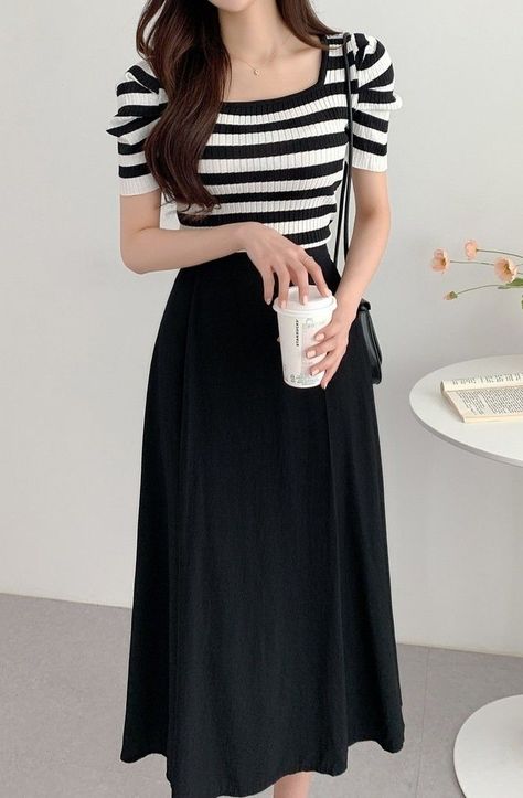 Skirt Outfits Korean, Modest Girly Outfits, Elegant Outfit Classy, Aesthetic Korean, Fashion Top Outfits, Cute Dress Outfits, Modest Dresses Casual, Trendy Dress Outfits, Everyday Fashion Outfits