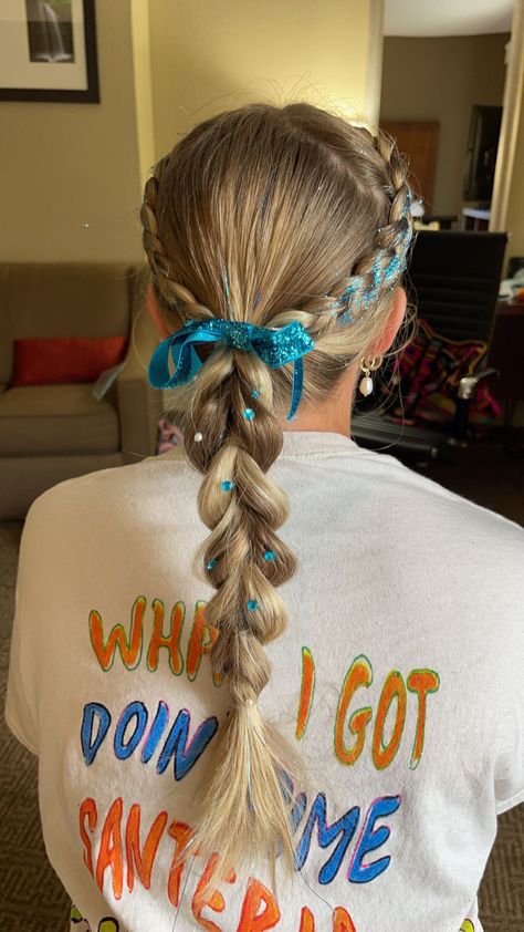 Fair Show Hair, Homecoming Cheer Hairstyles, Glitter In Hair Football Game, Softball Colored Braids, Football Cheer Hairstyles, Game Day Hairstyles With Ribbon, Color Gaurd Hairstyles, Powder Puff Hairstyles, Sports Hairstyles With Ribbon