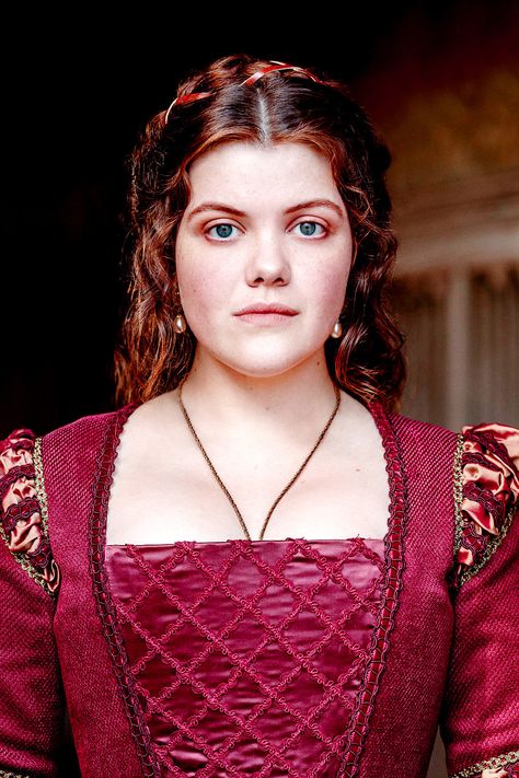 Georgie Henley The Spanish Princess, Tudor Queen, Margaret Tudor, The Spanish Princess, Laura Carmichael, Tudor Dress, Spanish Princess, Georgie Henley, Queen Of Scots