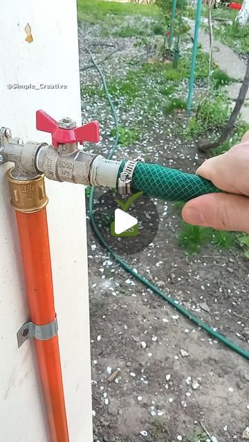 Plumbing Hacks Tips And Tricks, How To Diy, Diy Hacks Lifehacks, Home Hacks Diy, Diy Craft Hacks, Easy Life Hacks, Life Hacks For Home, Diy Tips And Tricks, Garden Hacks Diy