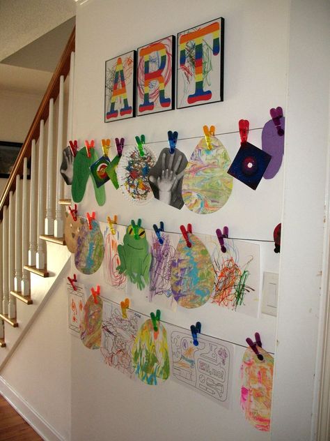 Hanging Kids Art, Hanging Kids Artwork, Art Display Wall, Displaying Kids Artwork, Hang Artwork, Art Display Kids, Hallway Ideas Colour, Kids Artwork, Toy Rooms