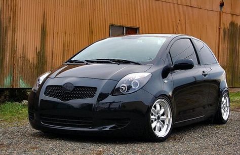 Toyota Yaris Modified 2007, Toyota Yaris Hatchback Modified, Toyota Yaris Modified, Toyota Modified, Slammed Cars, Toyota Car, Jdm Wallpaper, Nissan March, Acura Rsx