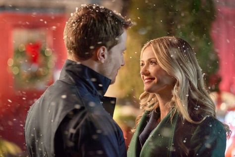 Best Hallmark Christmas Movies, New Hallmark Movies, Anti Christmas, Scottish Christmas, Christmas Films, Hallmark Movie, Hallmark Christmas Movies, Romantic Holiday, Countdown To Christmas